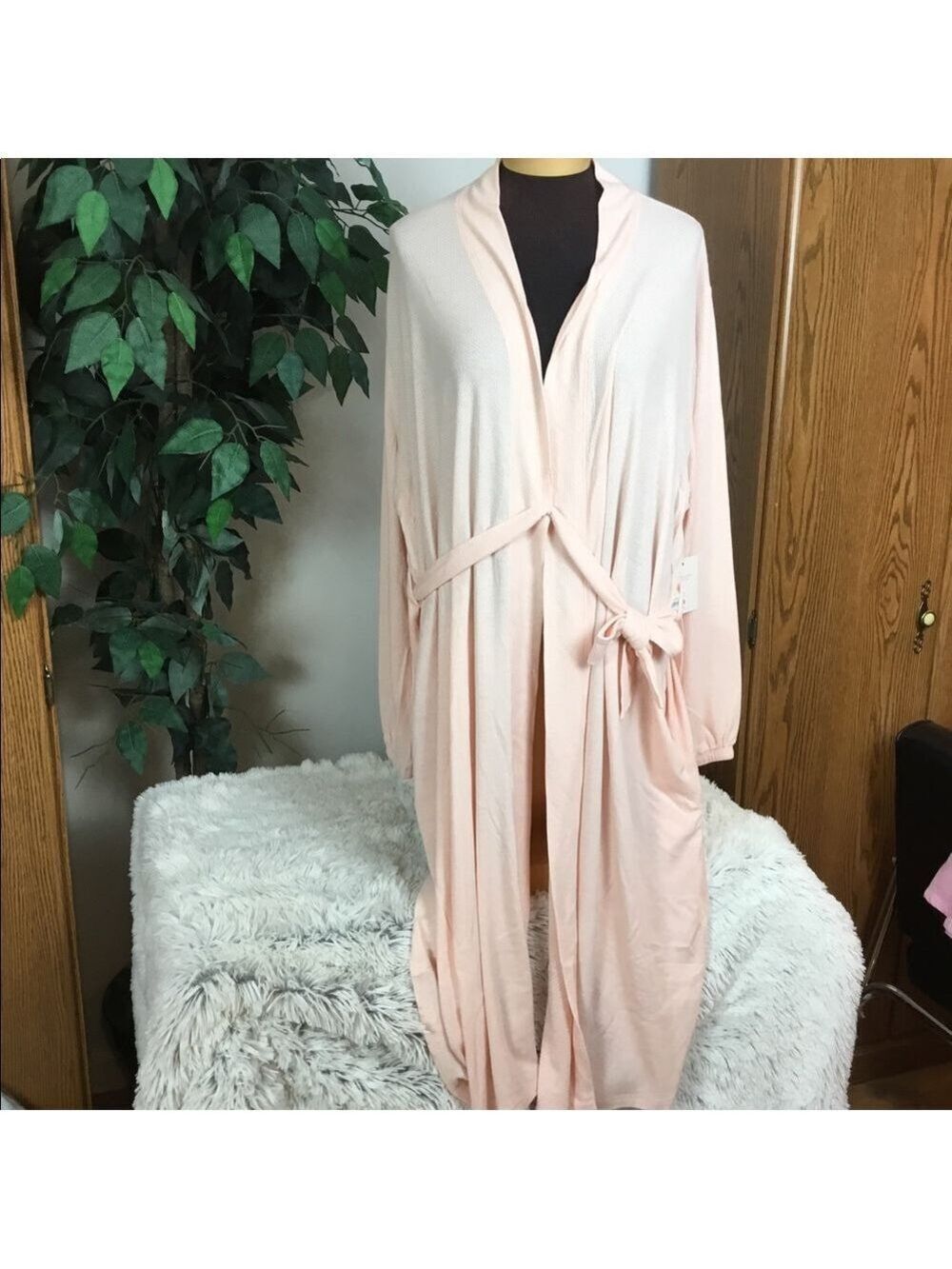 LC Lauren Conrad balloon sleeve robe peach with 1X lighter weight